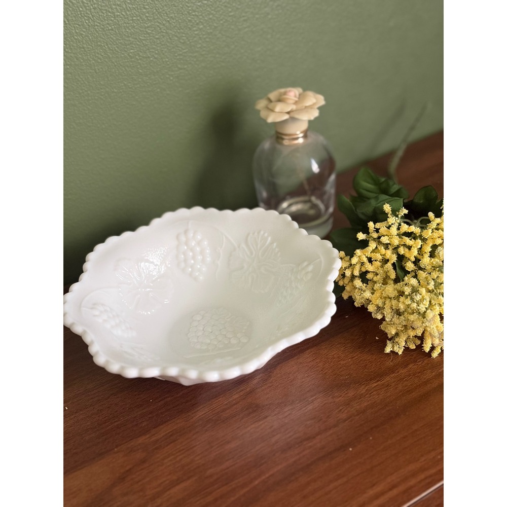 Vintage Milk Glass Grape Bowl Indiana Glass‎ Scalloped Edge Cottagecore